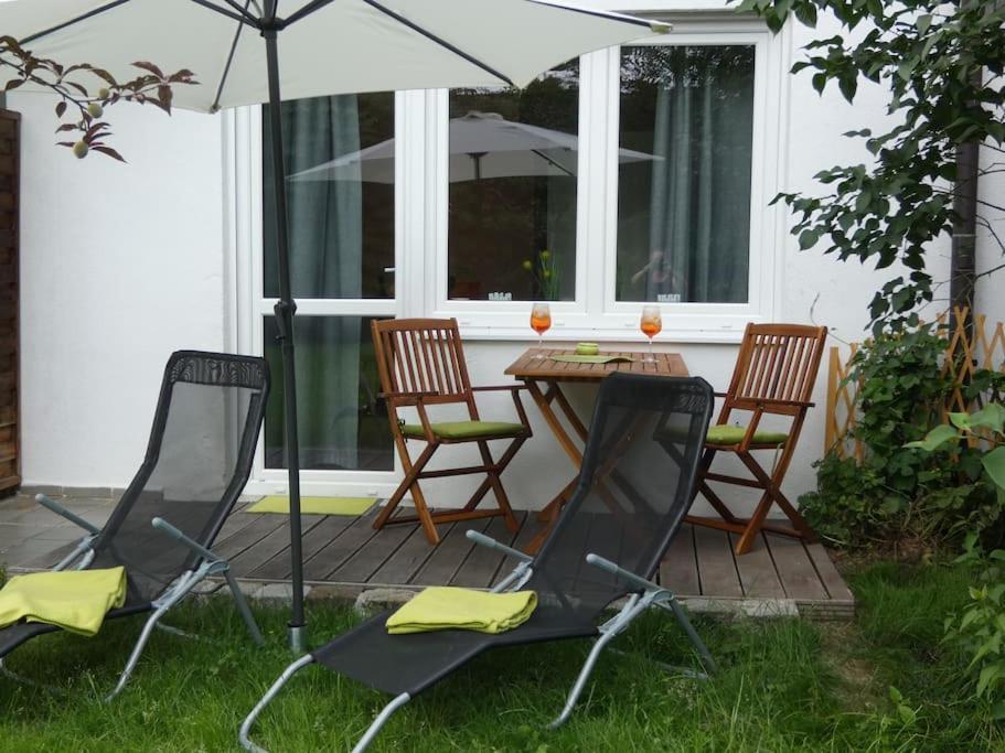 Ruhiges Garten-Studio Chiara Gstadt Laeufers Chiemsee Holiday Home クシュタット・アム・キームゼー エクステリア 写真