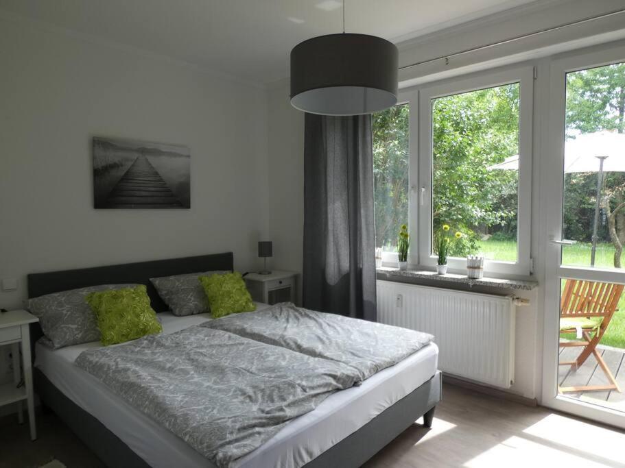 Ruhiges Garten-Studio Chiara Gstadt Laeufers Chiemsee Holiday Home クシュタット・アム・キームゼー エクステリア 写真